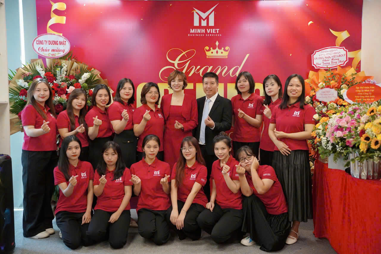 Ảnh tập thể đội ngũ Công ty Minh Việt